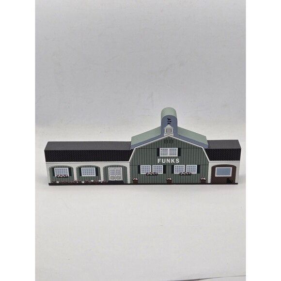 The Cat's Meow. Funk's Fram market & Greenhouse. Millersville, PA - Picture 1 of 7